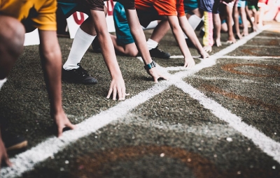 School sports, kids at starting line